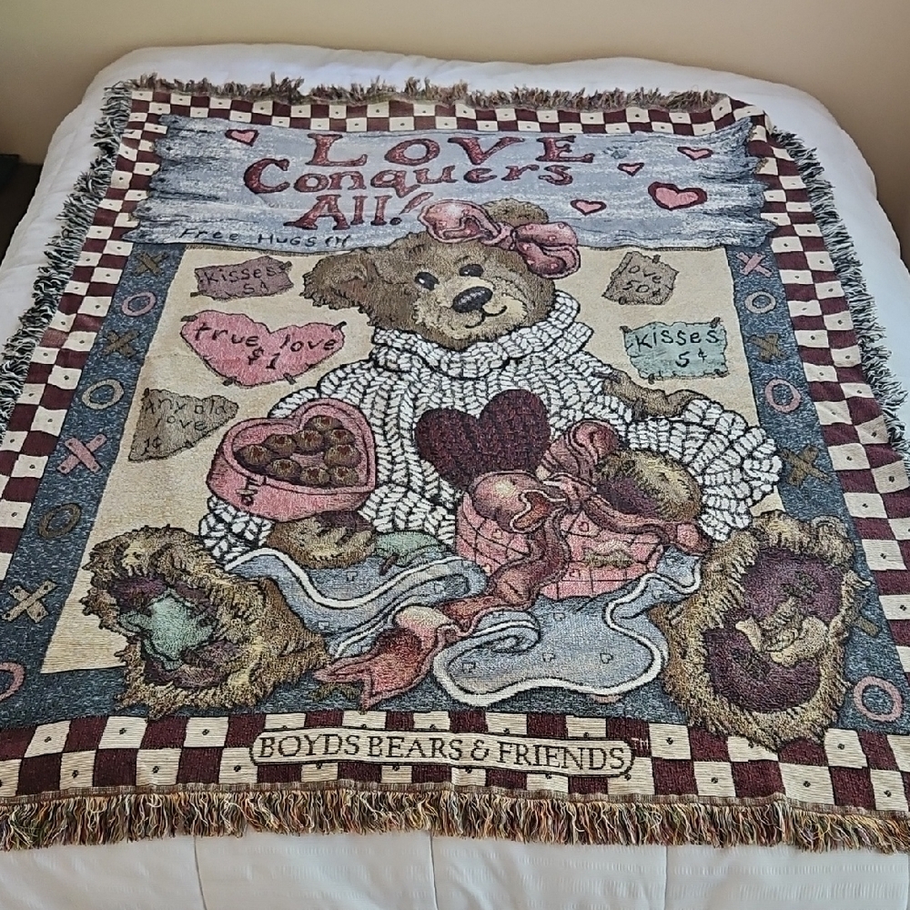 BOYDS BEARS & FRIENDS Love Conquers All Tapestry Throw Blanket - Multicolor